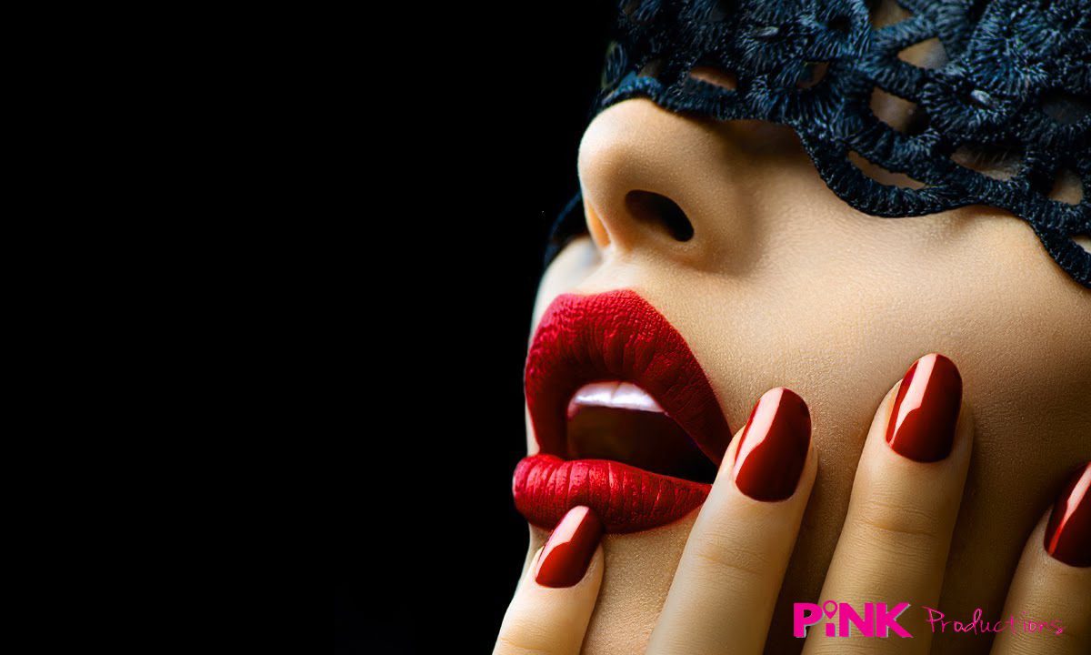 cropped-model-ads.jpg